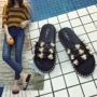 Dép mới 2018 nữ thời trang hè học sinh hoang dã mang dép đế dày đế bằng phẳng chống trơn trượt bãi biển kéo dép  nữ quai ngang