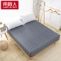 doanh nghiệp giường cotton Nam Cực bedspread mảnh duy nhất của dày bông nệm bảo vệ 1,5 1,8 m giường đôi 1,2m - Trang bị Covers Ga phủ giường