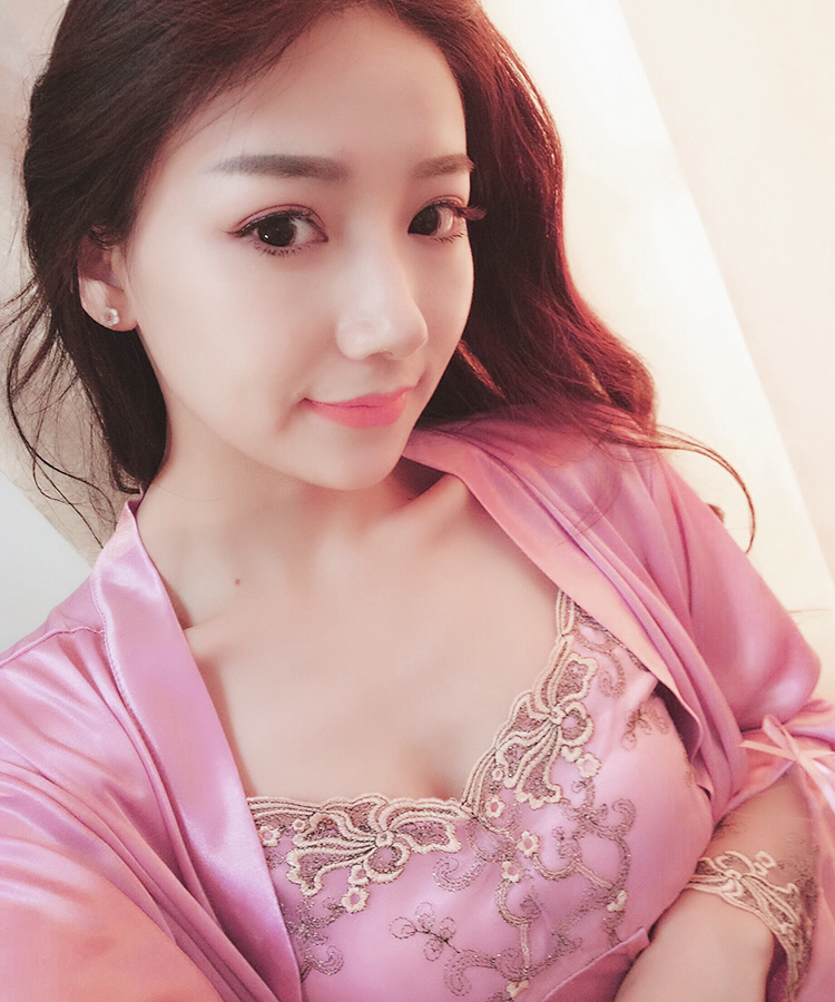 Đồ ngủ sexy lụa nữ mùa hè nightdress nhà dịch vụ phụ nữ hai hoặc ba bộ mỏng chiffon dài tay sling áo choàng bộ đồ ngủ lông cừu nữ 