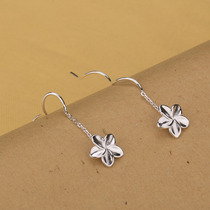 The foot silver 990 fashion minimalist Temperament Peach Blossom personality 100 hitch a fresh and elegant ladys ear adorned with cute and playful