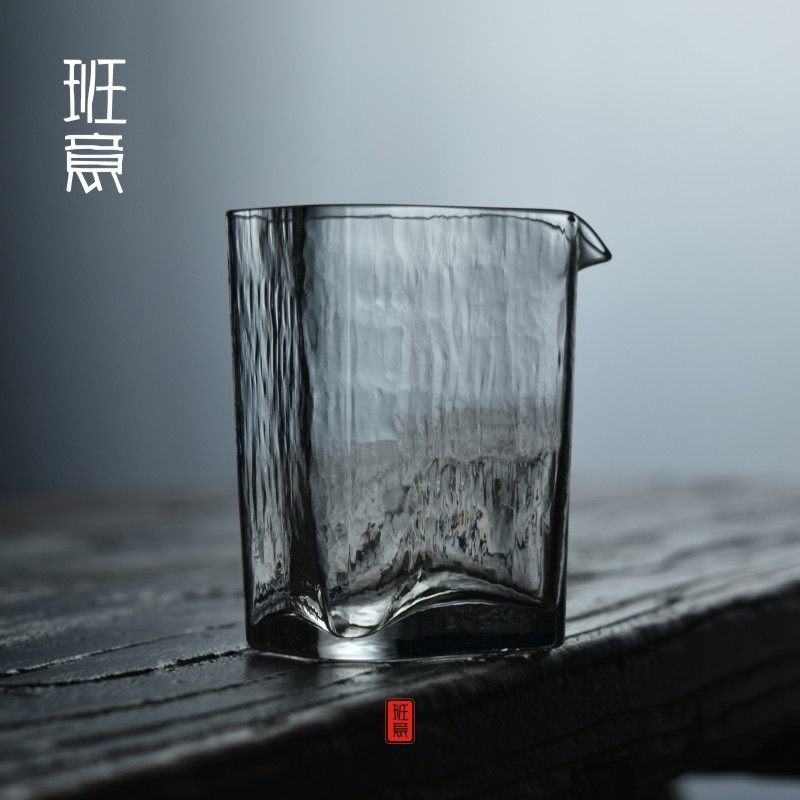 Hammer pattern Japanese thickened heat-resistant glass fair cup tea sea kung fu tea set pointed mouth uniform cup transparent triangle male cup