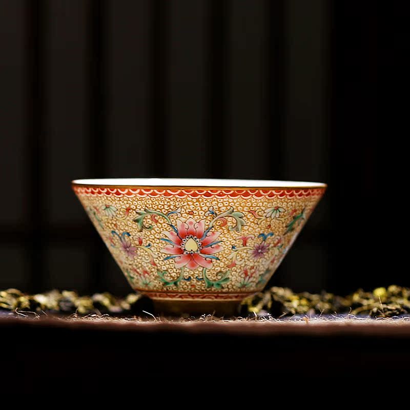 Jingdezhen hand - made ceramics from pastel personal pu 'er tea kungfu small cup tea cup