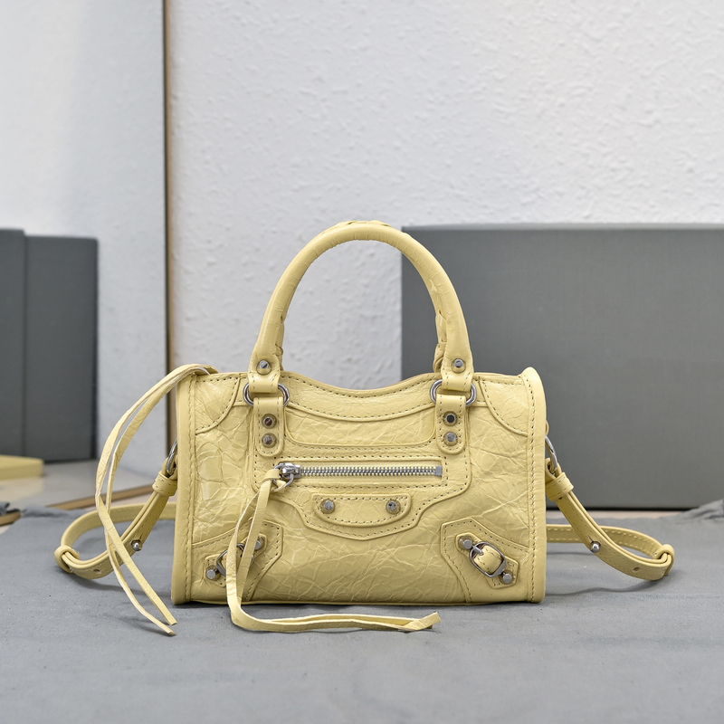 【High Quality】Nano Le City Tears of the Era New Version Motorcycle Bag Cracked Leather Mini Crossbody Bag