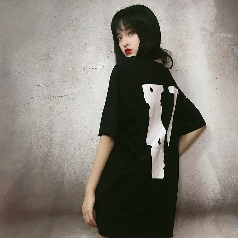 Fashionable Brand Vlone Fast Friends Short-Sleeved Black Friday Thanksgiving Big V Loose High Street Men's and Women's T-Shirts Fashionable Brand Vlone Fast Friends Short-Sleeved Black Friday Thanksgiving Big V Loose High Street Men's and Women's T-Shirts