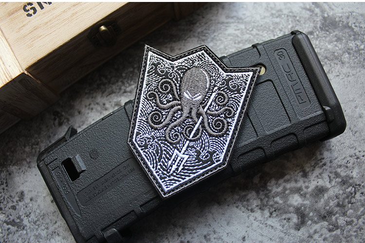 Cao cấp thêu velcro Biển Bắc khổng lồ quỷ trident bạch tuộc thế giới dưới nước thám hiểm thêu armband dán miếng dán ủi quần áo rách