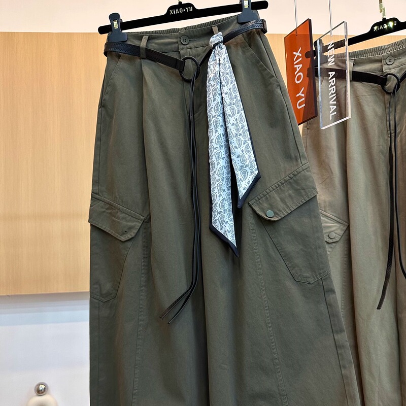 High-End European Style Autumn New Fashion Versatile Large Pocket Loose Slimming Scimitar Wide-Leg Pants Women's Cargo Pants High-End European Style Autumn New Fashion Versatile Large Pocket Loose Slimming Scimitar Wide-Leg Pants Women's Cargo Pants