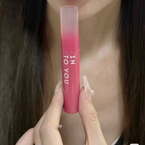 With yout you lip glaze water tur at at you w12 восхищается той же моделью W08