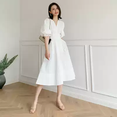 White bubble sleeve dress 2021 summer French retro temperament commuter mid-length high-waist goddess fan coffee break skirt
