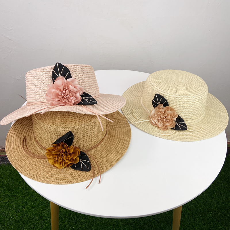 Women's Pastoral Leaves Flower Flat Eaves Straw Hat display picture 1