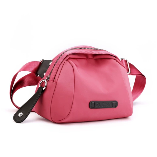 Маленькая сумка через плечо, популярно в интернете