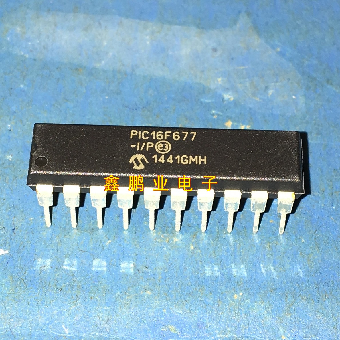 The original PIC16F677 PIC16F677-I P DIP20 Microcore Controller Quality Assurance