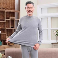 Легкая конопляная пепела наполовину