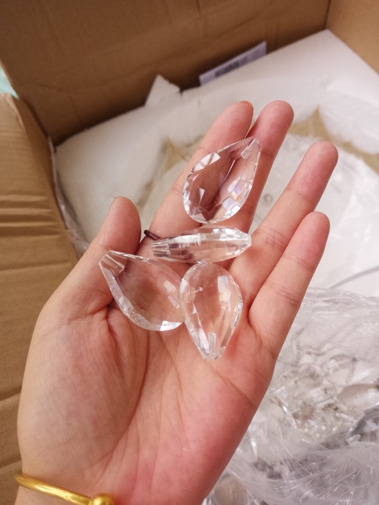 火爆朋友圈的皇冠羽毛灯怎么样？效果好吗？明星同款使用后评价,第5张
