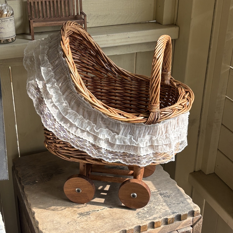 Wicker Cart, Flower Basket, Baby Basket, Stroller-Shaped Storage Basket, Vintage Decorative Home Furnishings, Cat Bed