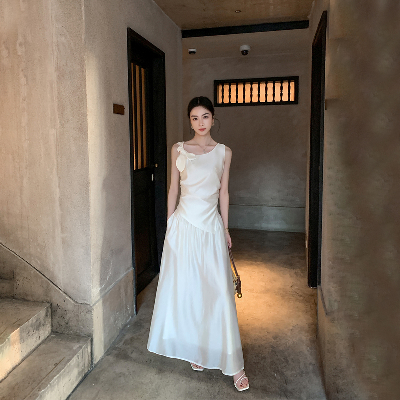 Binguo Asymmetrical Design Off-White Slim-Fitting Top and Skirt Two-Piece Suit for Women, New Summer Style