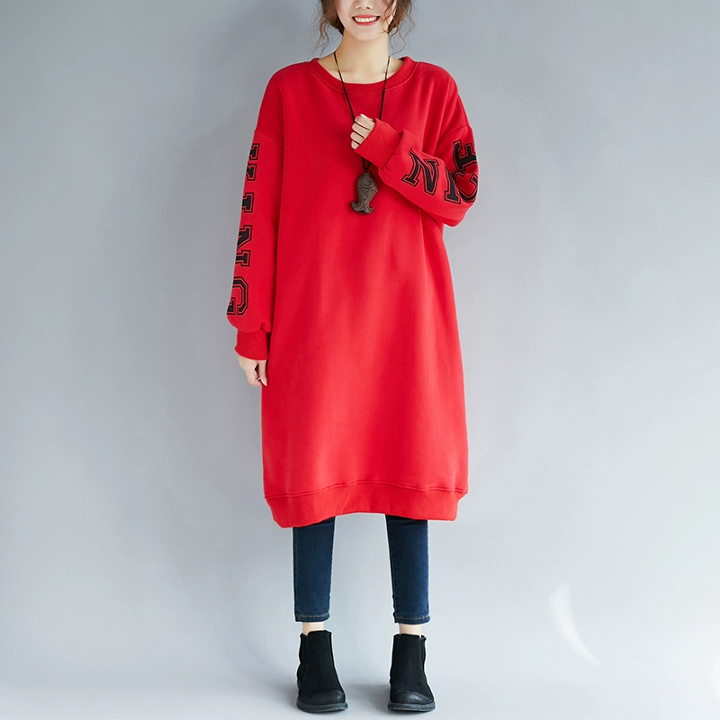 Mẫu áo mùa thu và mùa đông của phụ nữ cỡ lớn cộng với váy nhung dày phiên bản nữ Hàn Quốc của bản in mỏng mảnh dài trên đầu gối áo len thủy triều