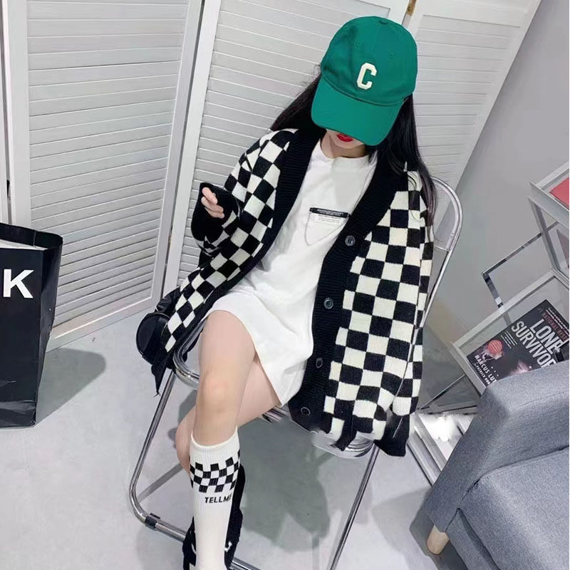 Korean children's clothing boys and girls sweater 21 autumn and winter new children's checkerboard plaid jacket in the big children's knitted cardigan tide