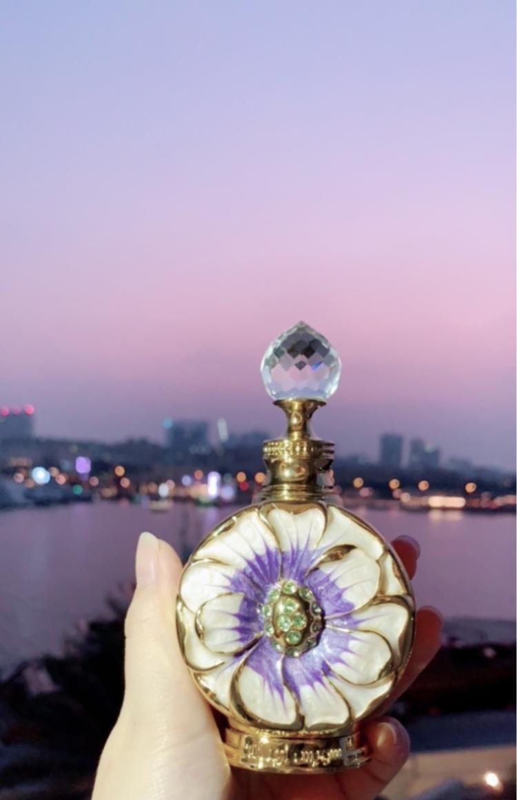 Lá trắng Dubai Hương thơm Ả Rập SwissArabian Nước hoa trầm hương 15ml loại nhỏ giọt không có nhựa niêm phong nước hoa bleu chanel
