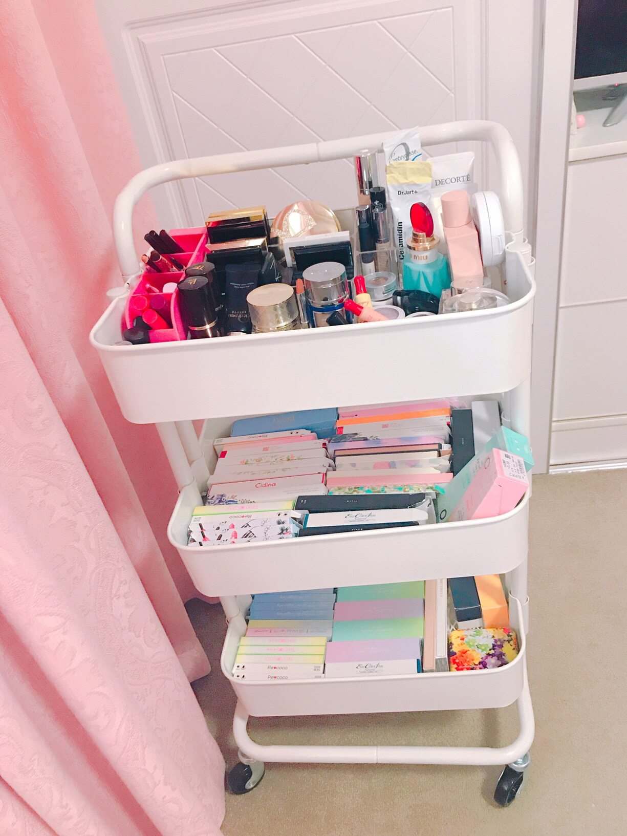 Beauty salon beauty salon mobile white room shelving small cart Living room containing layer rack Lasker trolley