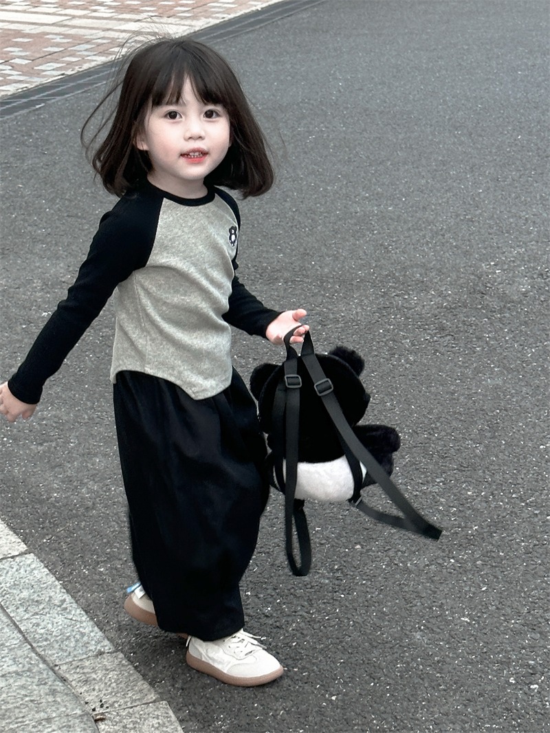 女の子の春服 2025 新作 長袖 Tシャツ トップス 韓国風 ベビーガールズ ボトムス シャツ 純綿 子供用 女の子