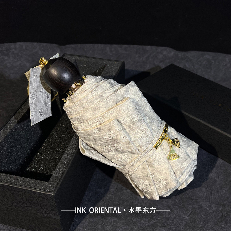 Umbrella for Women, Retro Palace Style, Embroidered Pattern, Sun Protection, Folding, New Chinese Style, Wooden Handle Umbrella