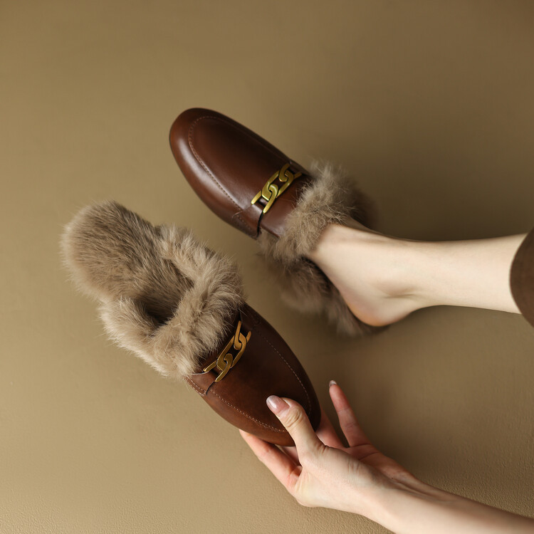 Women's Furry Mules with Closed Toe, Slip-On, 2026 New Model, Genuine Leather, Warm Winter Loafers, Large Size