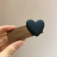 E Black Heart Brown Clip