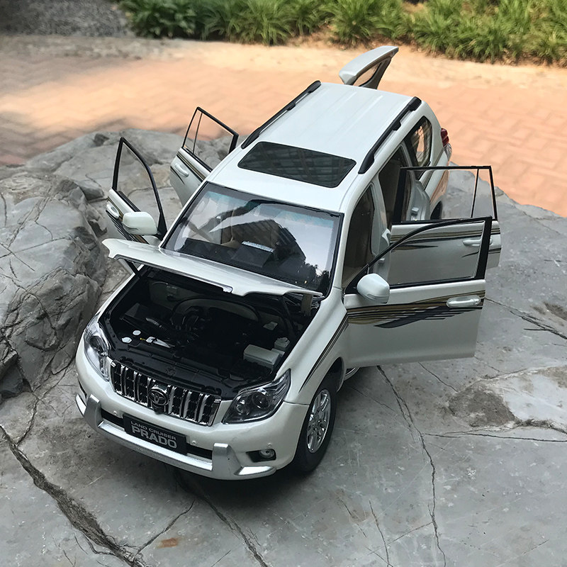 Original 1:18 Toyota Prado Suv Off-Road Vehicle Model Car, Gift for Friends
