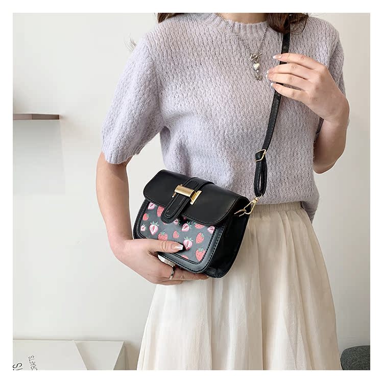 Women's Small Pu Leather Fruit Strawberry Cute Streetwear Square Magnetic Buckle Shoulder Bag display picture 34