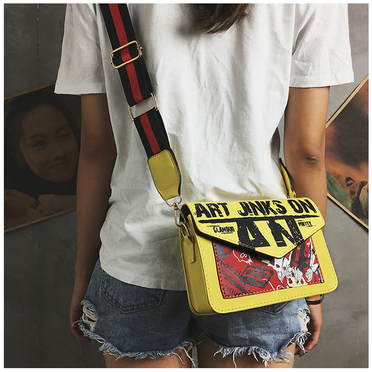 Bolso De Hombro Ancho Con Letras De Graffiti Nuevo Casual Coreano display picture 38