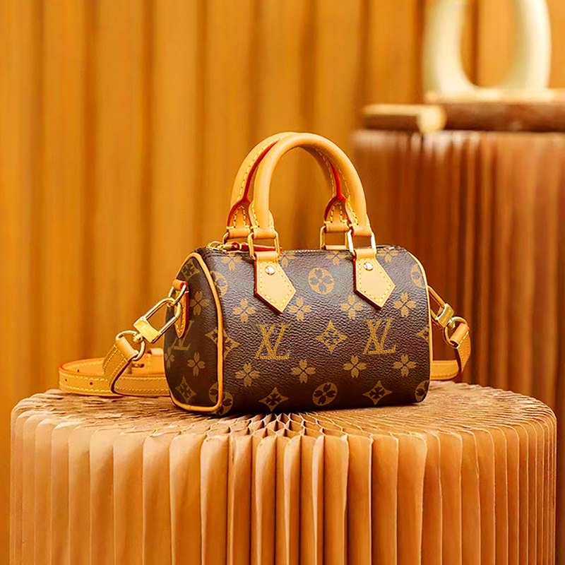 Hong Kong Genuine Versatile Women's Bag 2026 New Boston Pillow Bag Convenient Leather Shoulder Strap Zipper Bag Fashionable Hong Kong Genuine Versatile Women's Bag 2026 New Boston Pillow Bag Convenient Leather Shoulder Strap Zipper Bag Fashionable