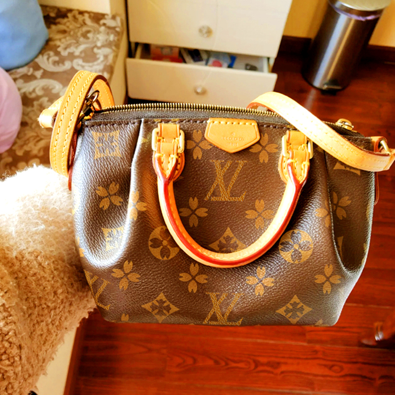 Hong Kong Genuine 2026 New Model Monogram Mini Dumpling Bag Women's Shoulder Crossbody Bag Handbag Classic Small Bag