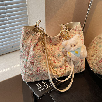 Amy rabbit women's bag 2025 new fashion trend western cute floral large capacity commuting shoulder tote bag