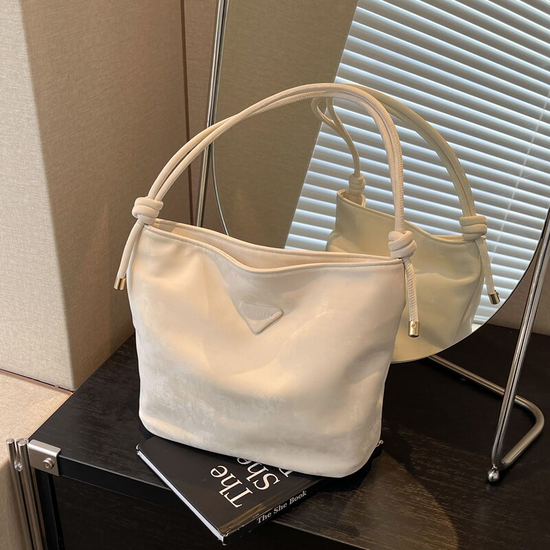 Amy Rabbit Women's Bag 2026 New Fashion Simple Design Solid Color Textured Casual Versatile Shoulder Crossbody Bag
