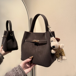 Amy Rabbit Women's Bag 2026 New Trendy Stylish Casual Versatile Handbag Retro Commuter Shoulder Crossbody Bag