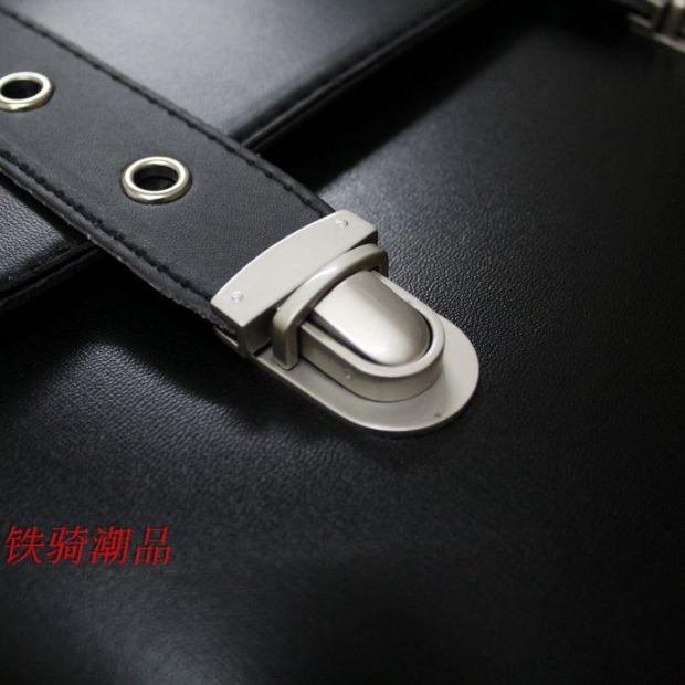 Sửa đổi xe máy Cáp Nhĩ Tân hoàng tử bên hộp treo túi bên gói hộp bên đuôi hộp gói đuôi ngựa Prince Cruise - Xe máy Rider thiết bị găng tay xe máy