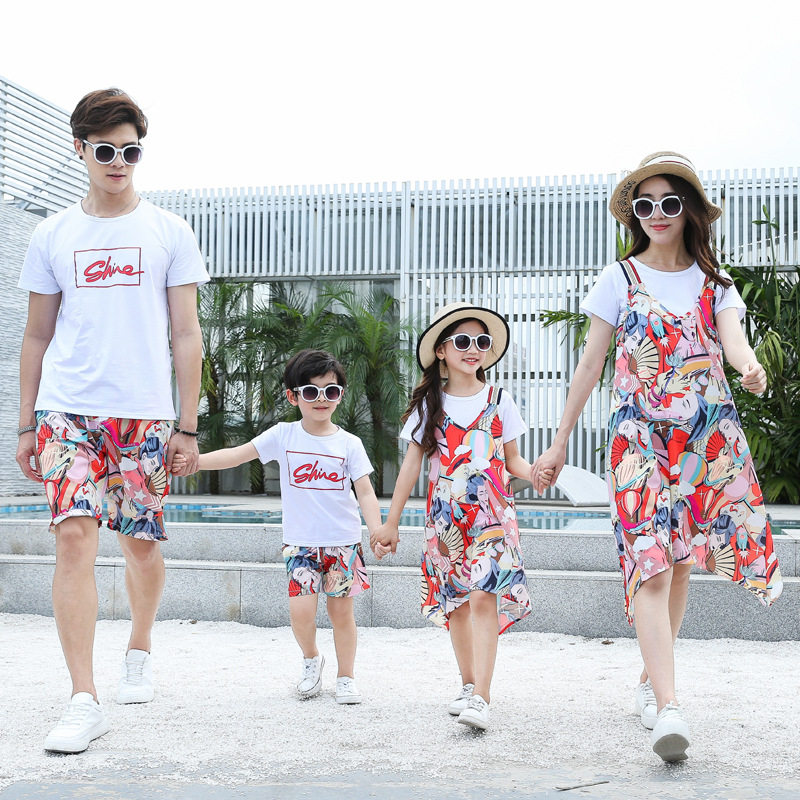 Parent-child summer clothes, a family of three and four, 2022 new trendy mother and daughter clothes, Western style suits, seaside vacation summer time