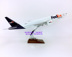 Ưu đãi đặc biệt 47cm nhựa BoeingB777-300 FedEx Airlines Mô hình máy bay mô phỏng tĩnh FedEx đồ chơi trẻ em giá rẻ Chế độ tĩnh