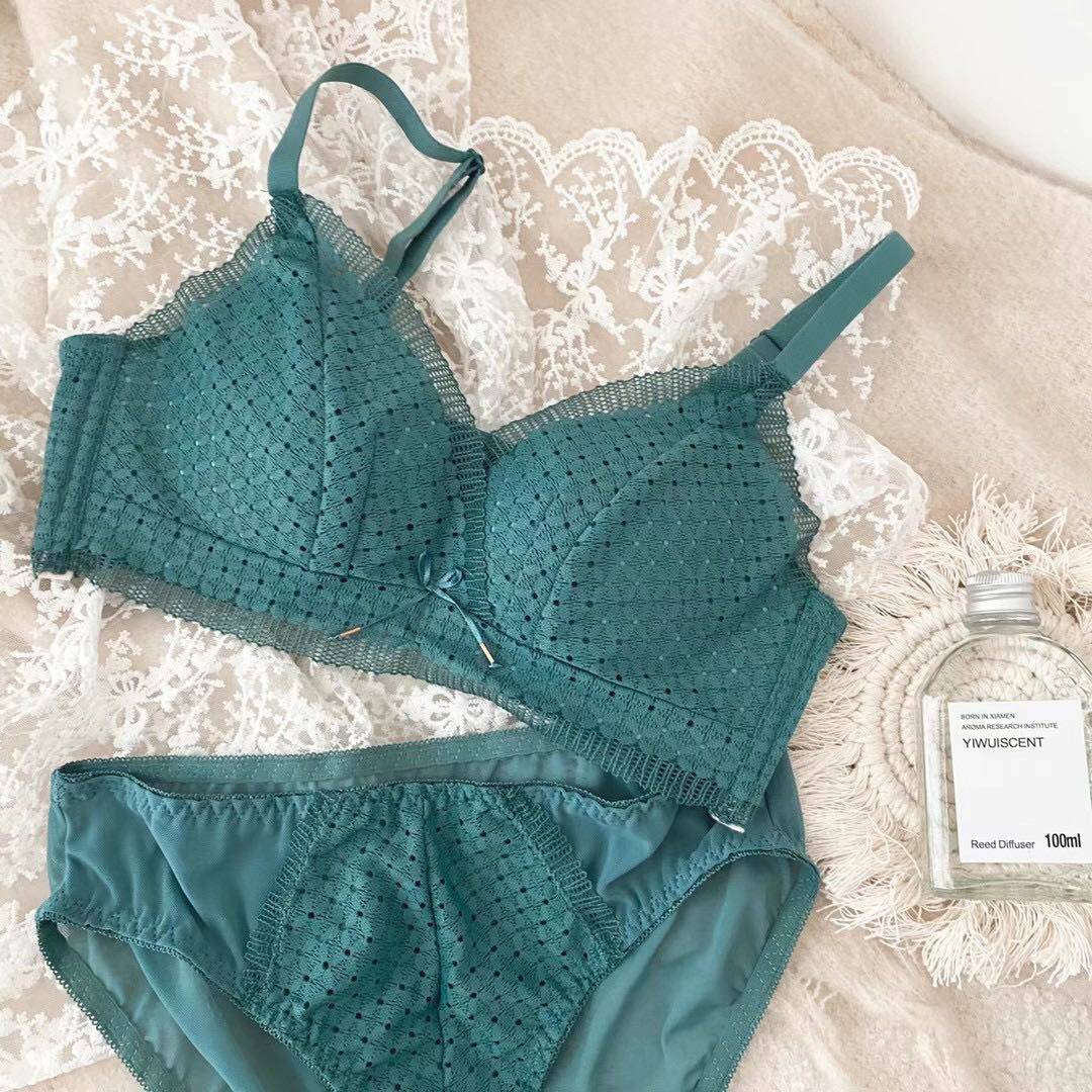 (Skin White Retro Color) coaling small chest lingerie suit with thick underwear lady spring and summer side to receive breast milk cover red