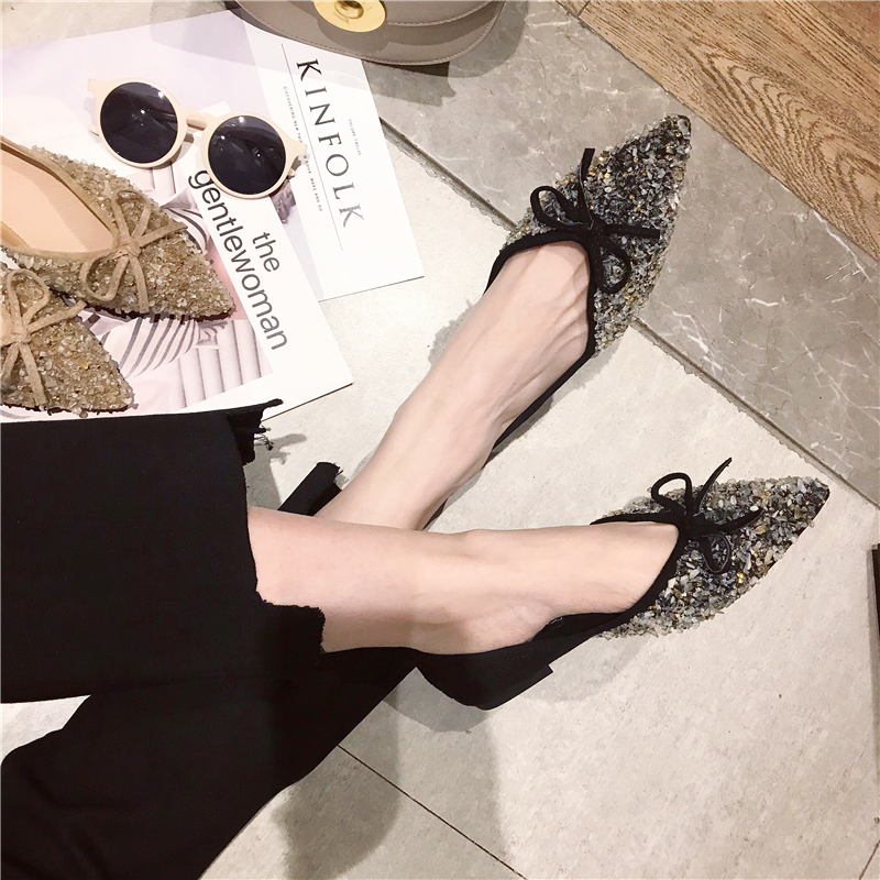 Sweet Beauty Butterfly Junction Bright Sheet Pointy Flat-bottomed Bag Shoes Woman 2022 Spring new 100 hitch Han version Shallow Mouth Soft Bottom Working Shoes