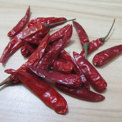 Bird's eye chili peppers, fresh chili peppers, extremely spicy chili peppers, small chili peppers, extremely spicy dried products, 50 grams