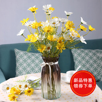 Small daisy artificial flower fake flower silk flower living room decoration dining table tea table floral background decoration shooting props