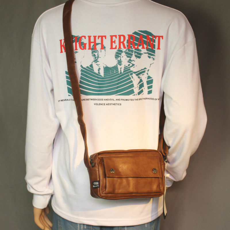 Men's single shoulder small satchel fashion 100 lap rivet small square bag wide colored with diagonal satchel bag Tidal Bag Casual Mailbag