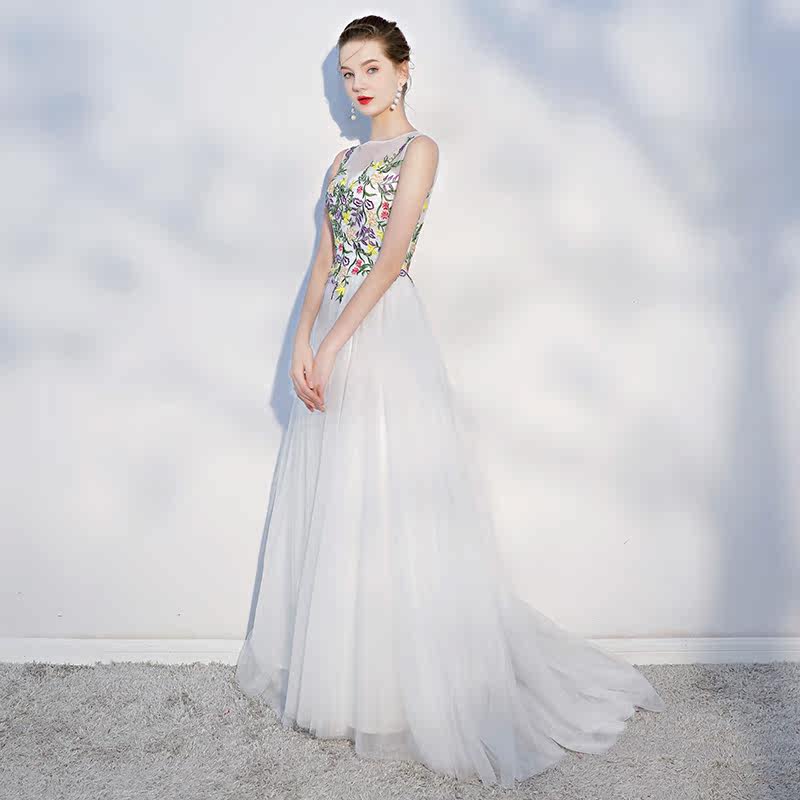 2021 Minimalist Fashion Light Wedding Dress Open Fork Brigade Pat Super Fairy Temperament High Waist Beach Princess Dresses Lawn Engagement Summer