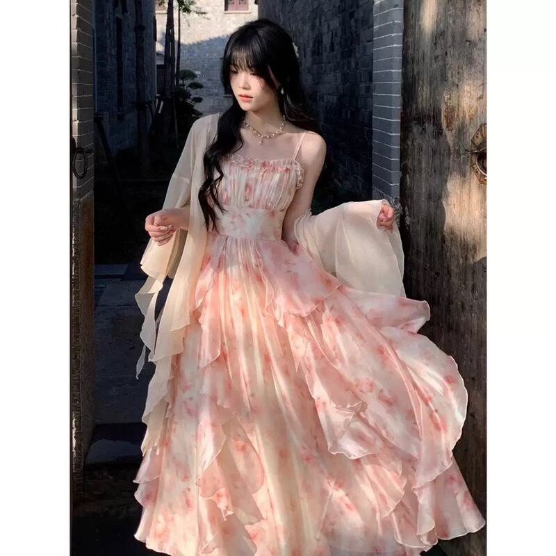 French-Style Floral Spaghetti Strap Dress for Women, Summer 2026 New Model, High-End, Elegant, Stunning, Waist-Cinching Fairy Long Dress