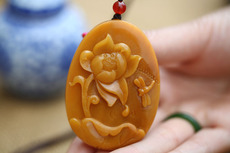 Украшения на шею 卧莲庐【小荷】手工作黄龙玉精雕荷花玉牌长链 特价出