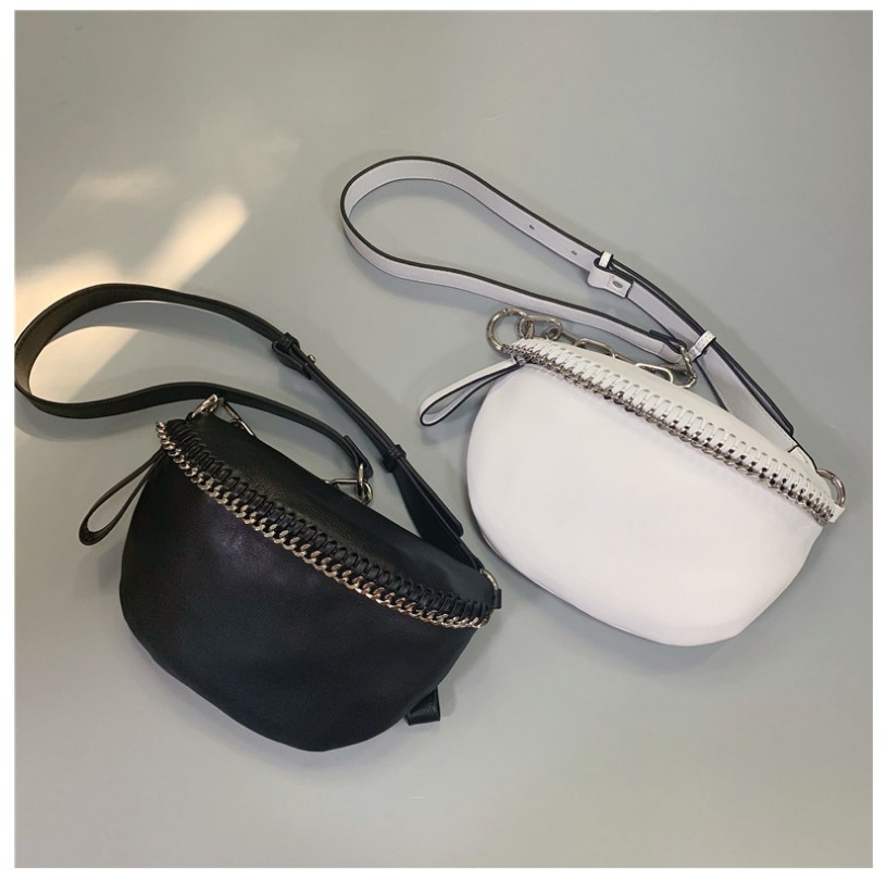 Xiaohongshu tide one-shoulder diagonal chest bag vibrato net red with the same semi-circle waist bag ins leather chain saddle bag