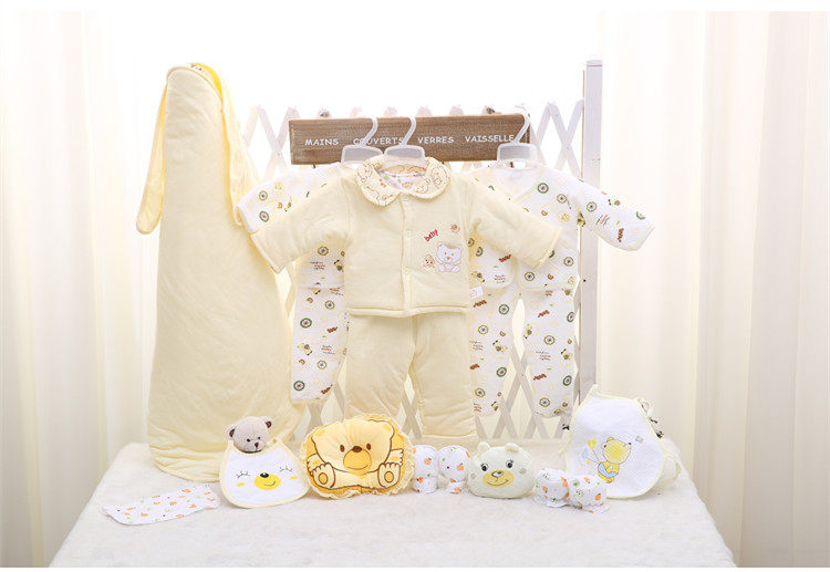 Coffret cadeau pour nouveau-né - Vêtements + Fournitures - Ref 1953137 Image 11