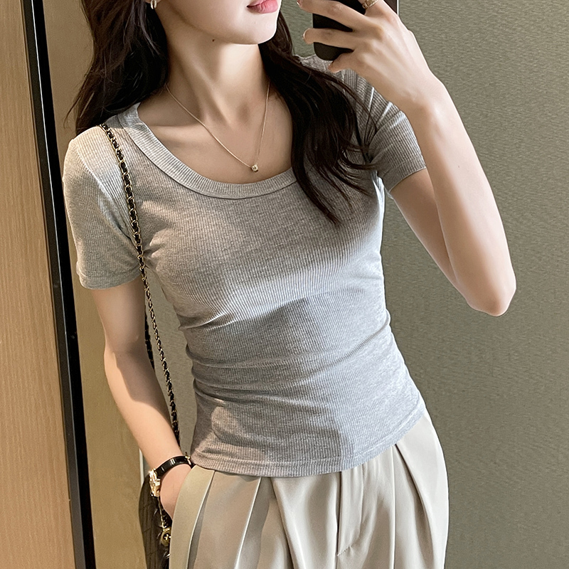 Gray T-Shirt for Women, Regular Shoulder, Short Sleeves, Summer Square Neck, Revealing Collarbone, Tight-Fitting Top, Slimming U-Neck Tee, Inner Layering Shirt