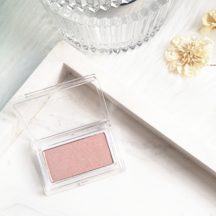 JILL LEEN hoa màu đỏ tươi để nghĩ yêu tôi không phải màu hồng nhạt với ánh bạc - Blush / Cochineal phấn má